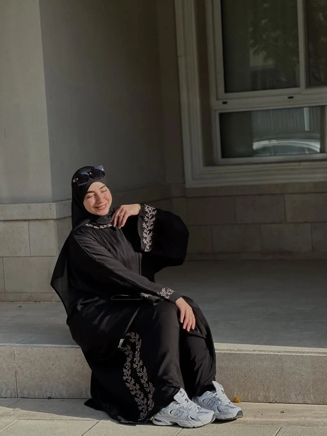 عباية لمسة مطرزة ( قطعتين ) 💕